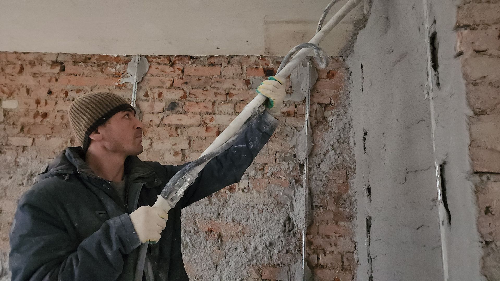 Гостиница , Лобня,Штукатурка стен ,