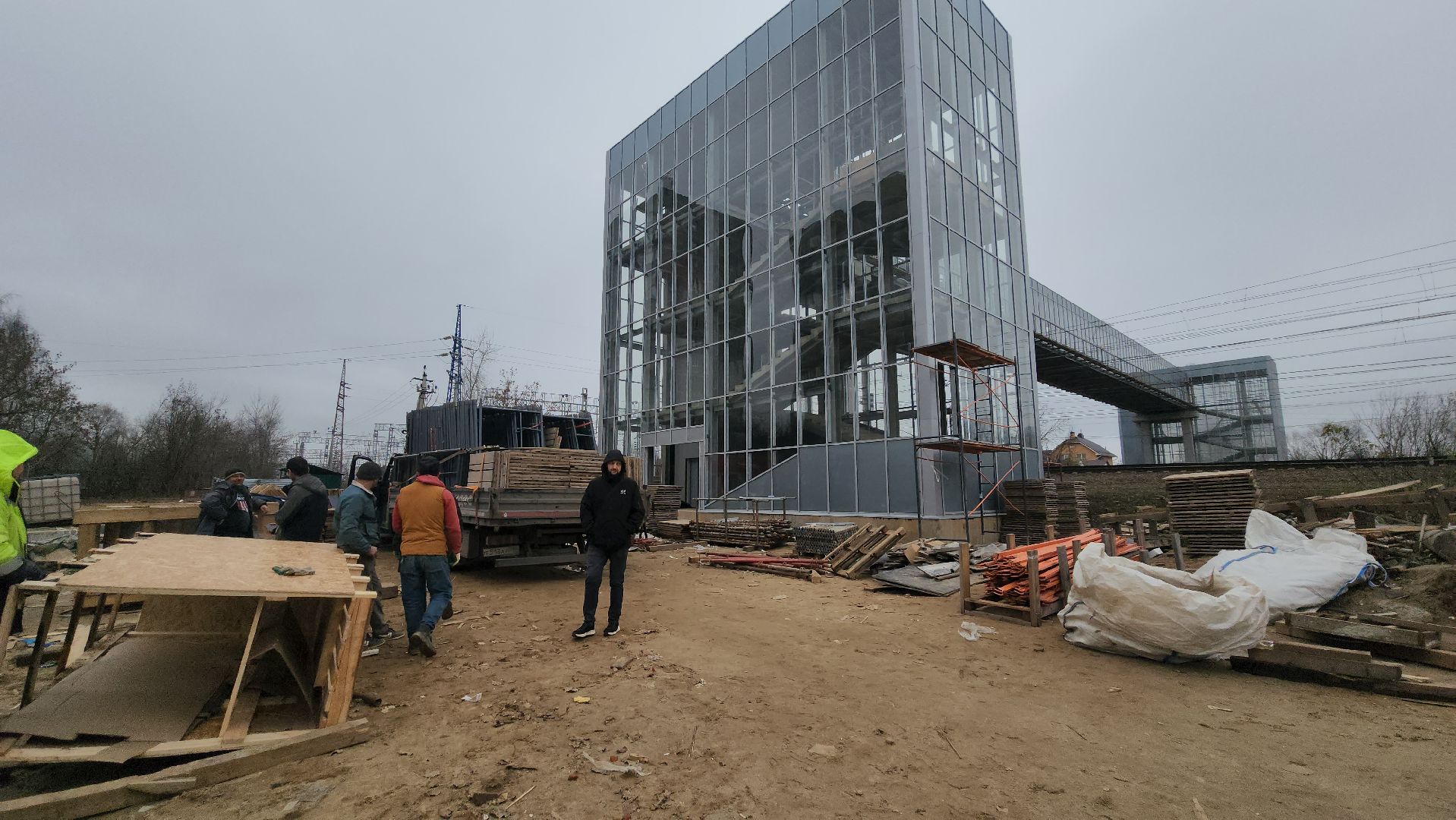 надземный переход, надземный пешеходный переход, Лобня, Остекление ,