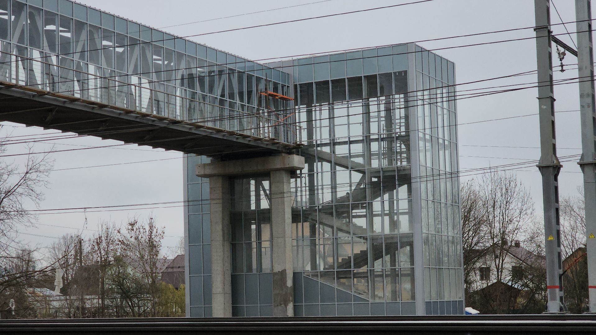 надземный переход, надземный пешеходный переход, Лобня, Остекление ,