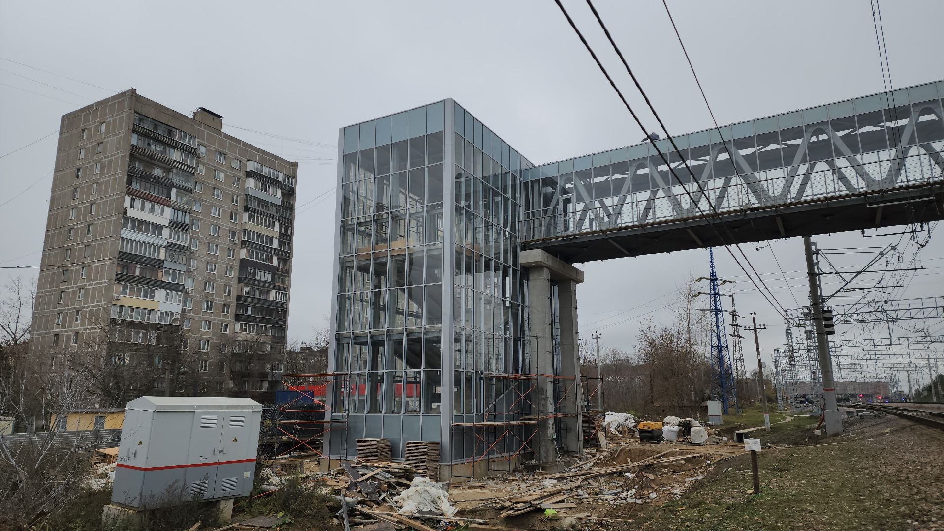 надземный переход, надземный пешеходный переход, Лобня, Остекление ,