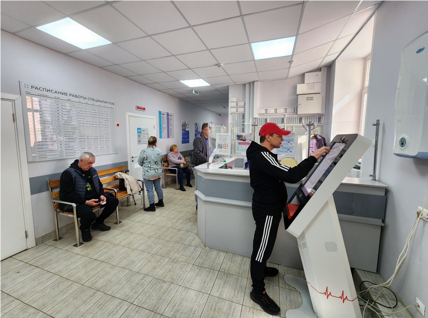 чехов, чеховская больница, поликлиники, главный врач андрей попов, горячая линия главврача, обращения пациентов, отдел качества, запись к врачам, вызов врача на дом, вакцинация, жалобы и проблемы, предложения, отзывы, терминалы, личный прием главврача, телефон 122, минздрав мо,