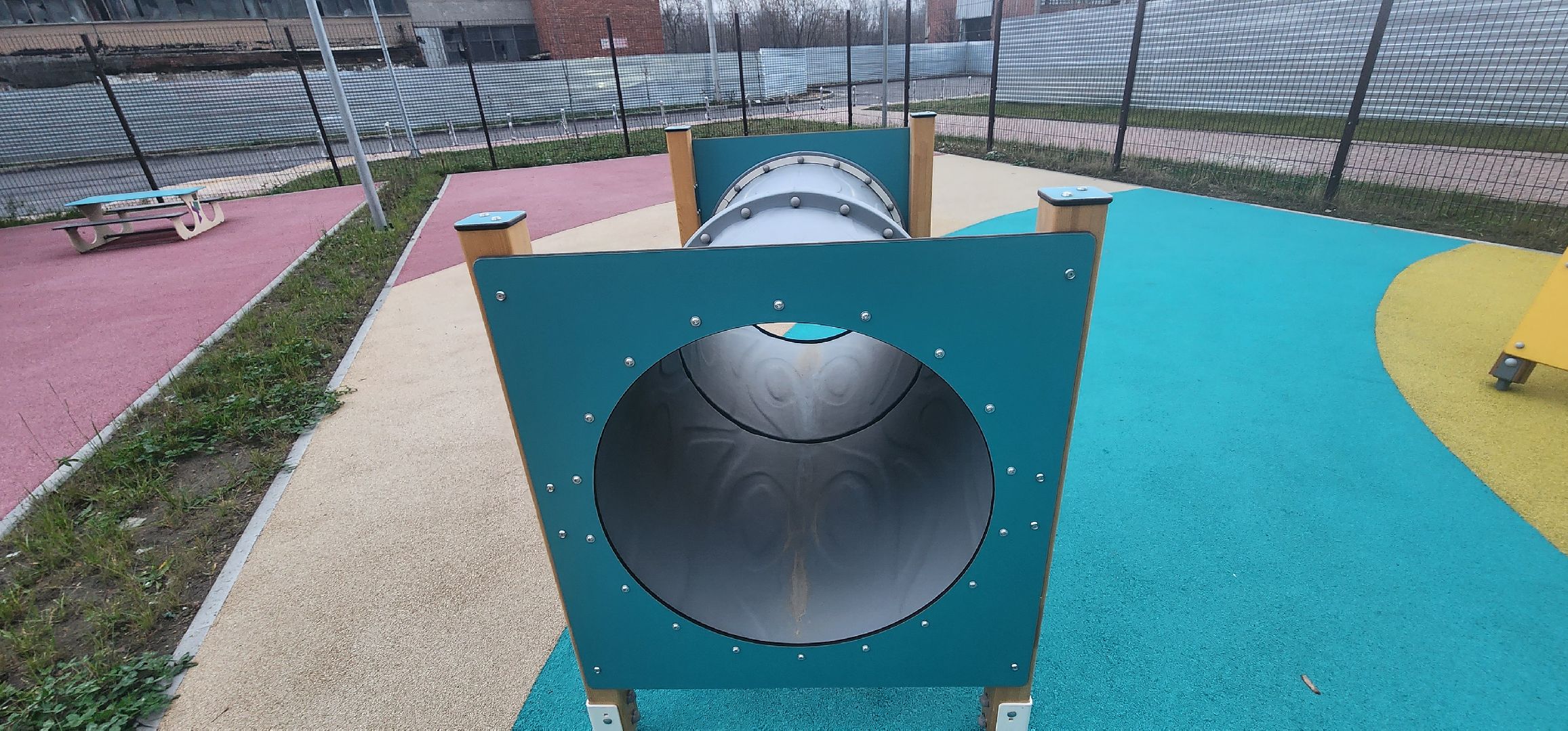 долгопрудный, бригантина, детская площадка,  детский сад, горки,  карусели, качели-балансиры,