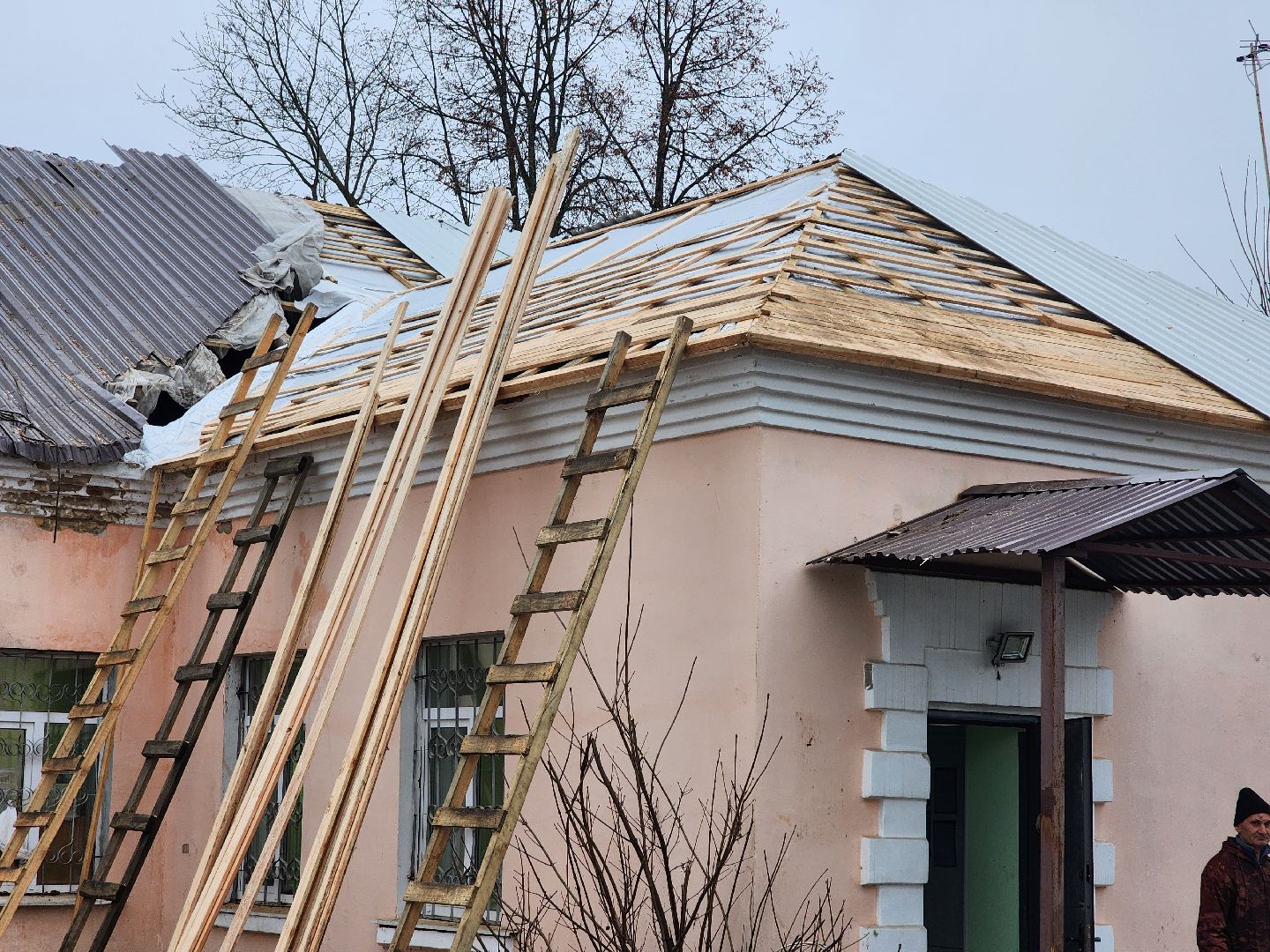 сергиев посад, сергиево-посадский городской округ, сергиево-посадская районная больница, деревня жучки, амбулатория, ремонт кровли, ремонт крыши,здравоохранение московской области,