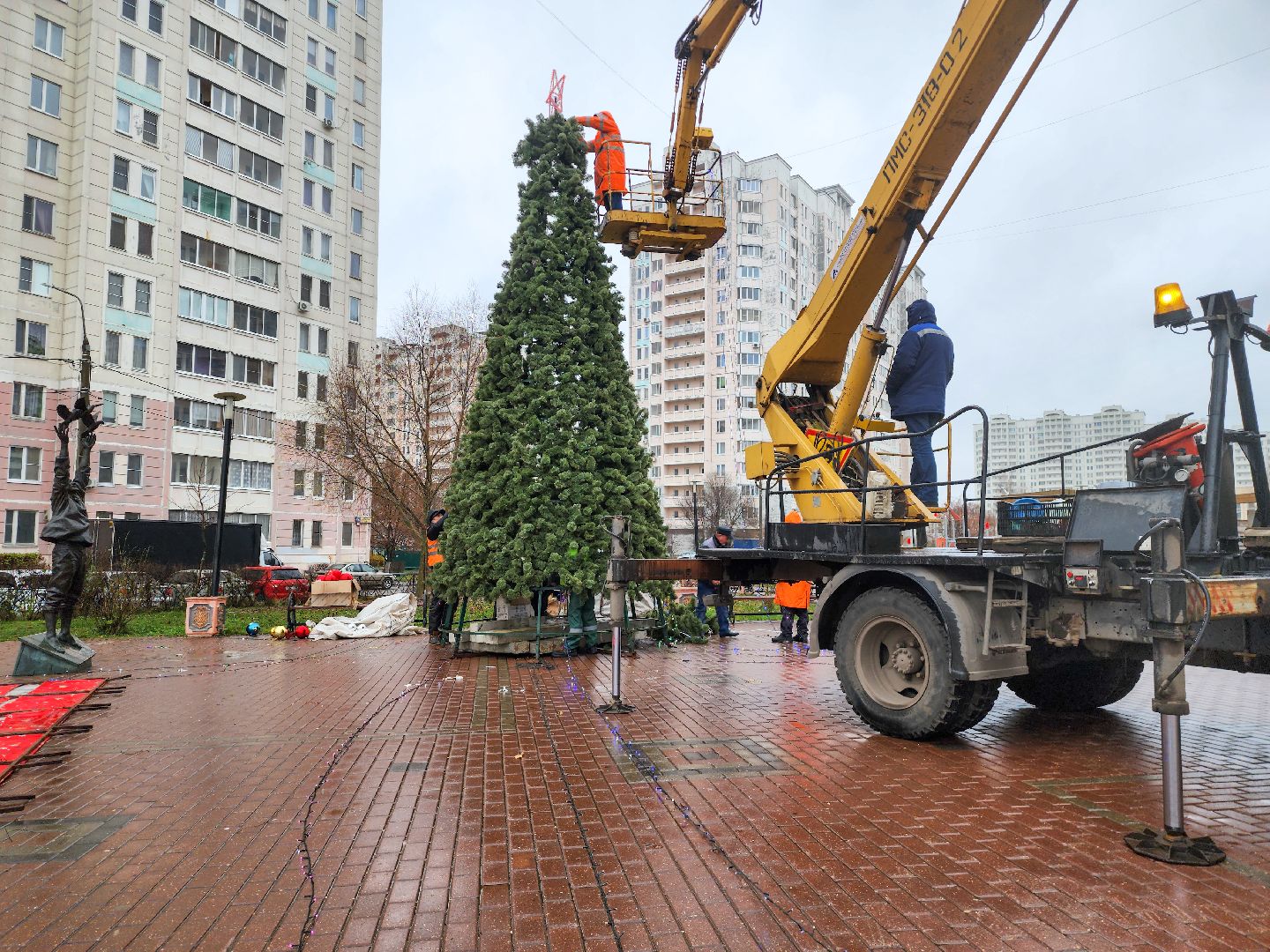 Подольск, Новогодняя елка,  Подольский комбинат благоустройства, Гирлянды,