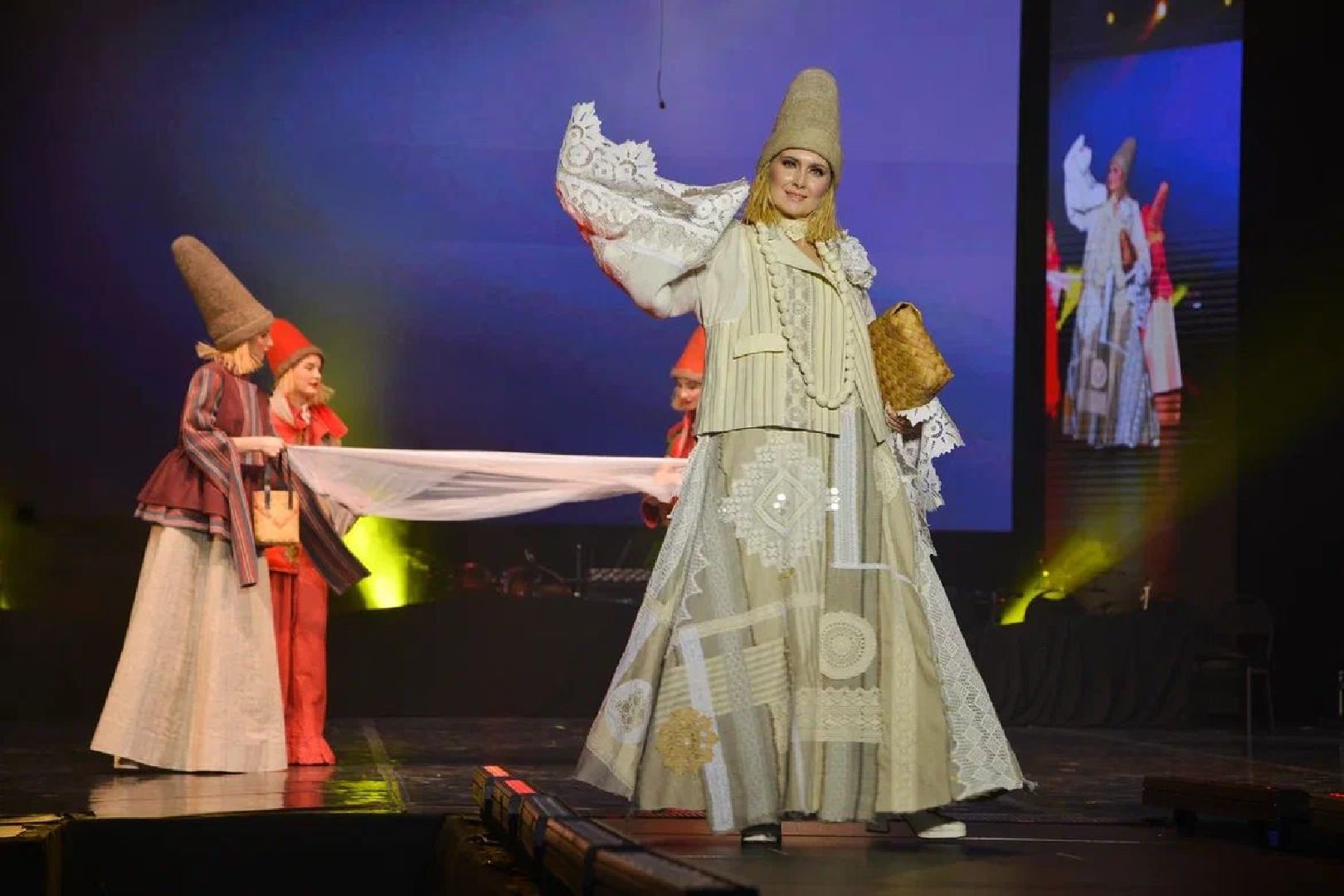 Подольск , Дворец культуры Октябрь, театр моды эксклюзив,