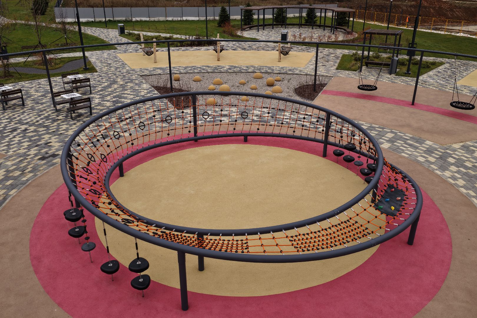 видео с коптера, детская площадка в видном, жк первый южный,