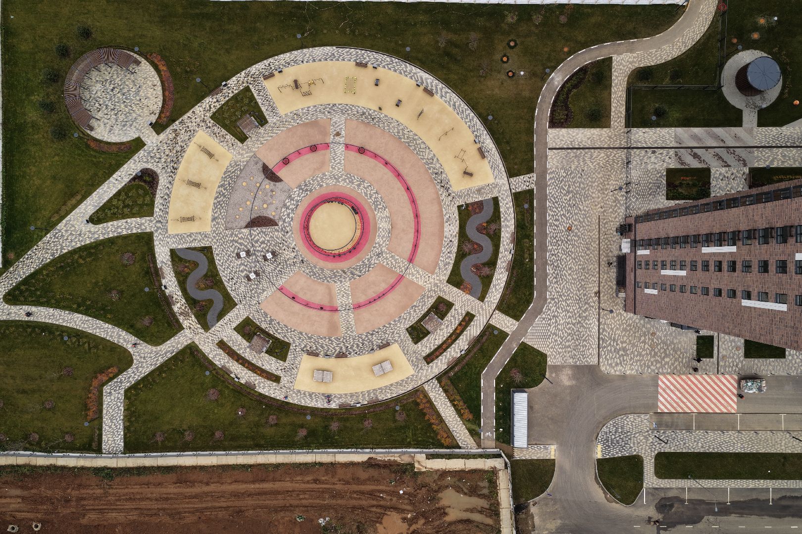 видео с коптера, детская площадка в видном, жк первый южный,