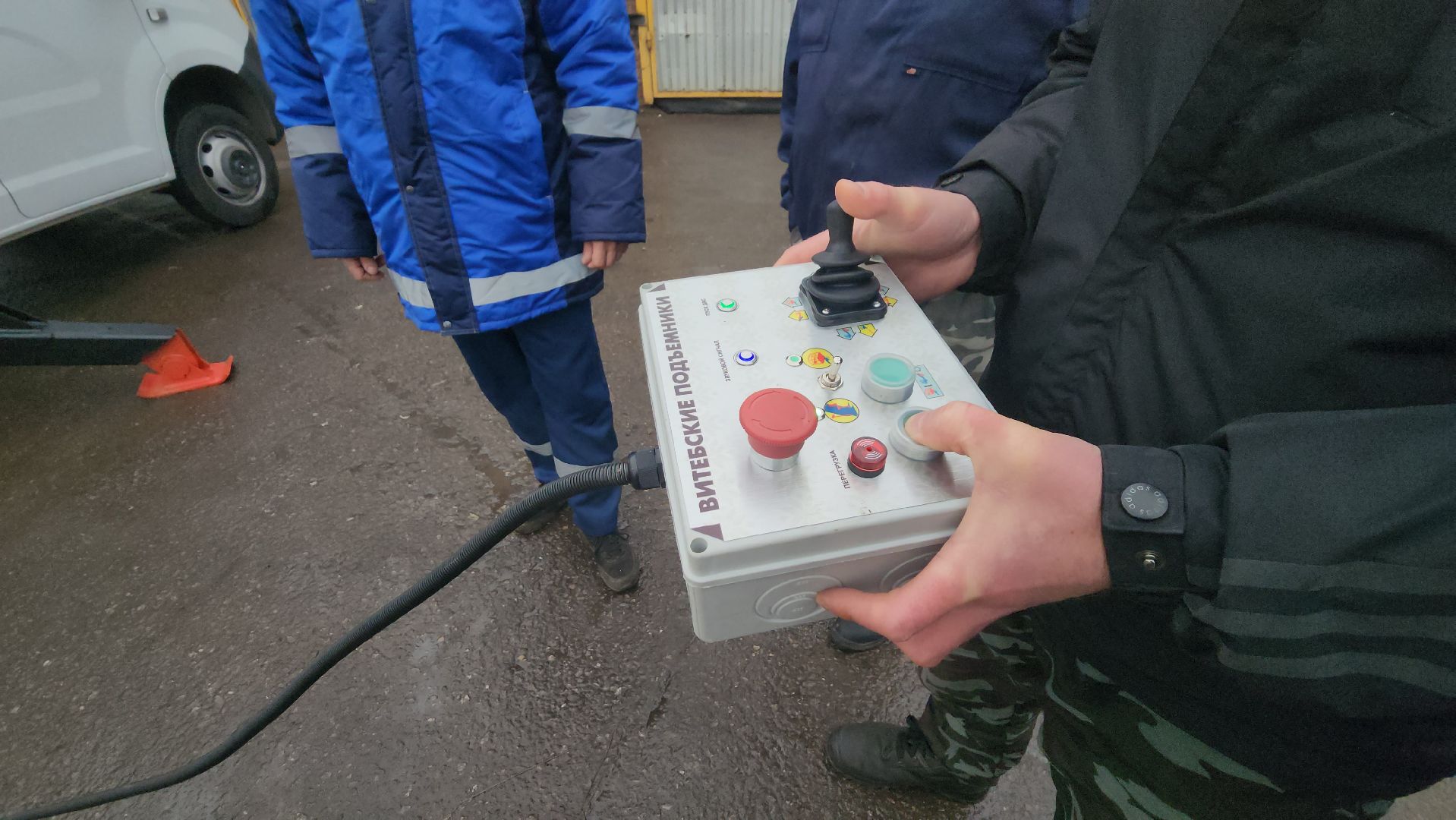 серпухов, комбинат благоустройства, новая автовышка в серпухове,