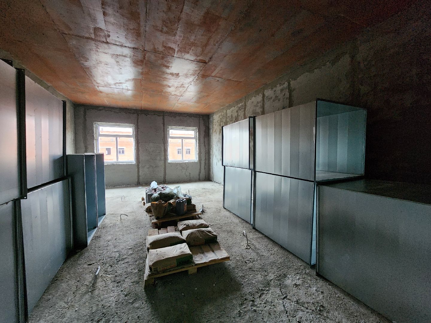 чехов, поселок мещерское, психиатрическая больница, новый лечебный корпус, строительство, реконструкция, монтаж металлоконструкций, пожарная лестница, воздуховоды, система вентиляции, инженерные сети, внутренняя отделка помещений, каменная кладка, перегородки, сварочные работы, нацпроект здравоохранение, госпрограмма московской области,