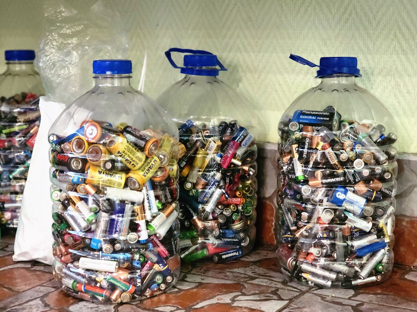 дубна, добрые крышечки, батарейки, экогуд, экологическая акция, благотворительность,