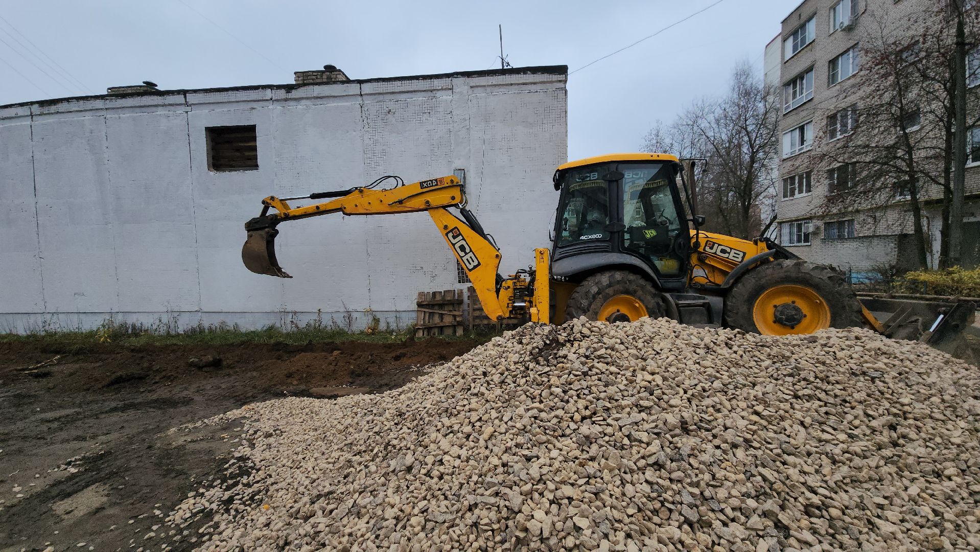 подготовка к асфальтированию, Обустройство пешеходных тротуаров , благоустройство двора, Лобня,