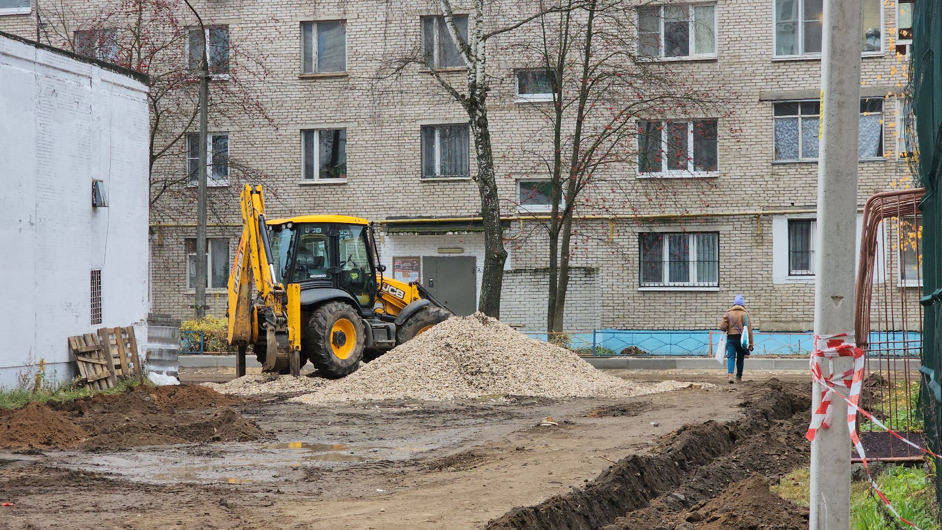 подготовка к асфальтированию, Обустройство пешеходных тротуаров , благоустройство двора, Лобня,