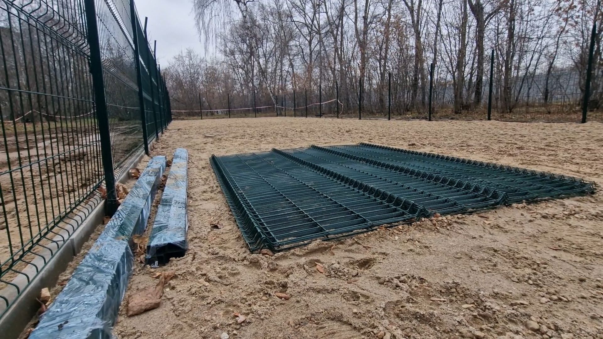 Площадку для выгула собак в микрорайоне Южном Балашихи готовят к открытию, балашиха, благоустройство балашиха,