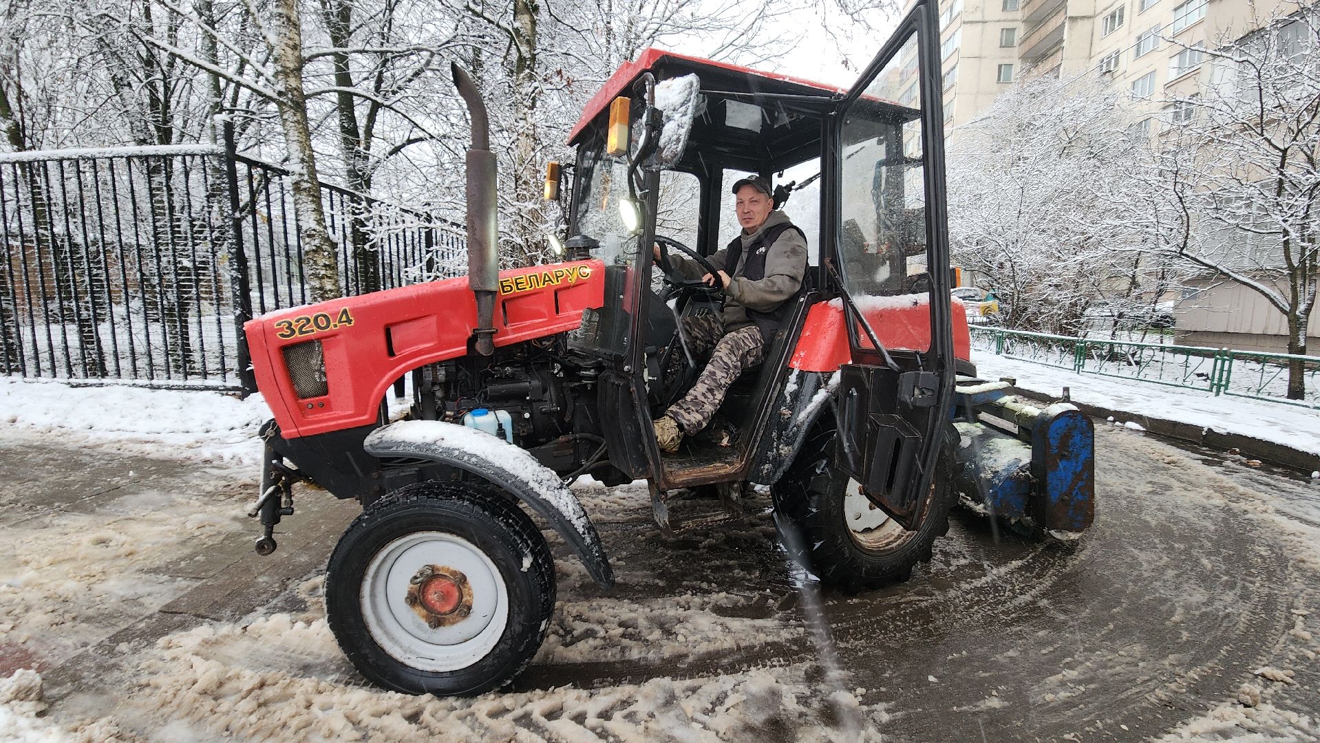 первый снег, уборка снега, красногорск,