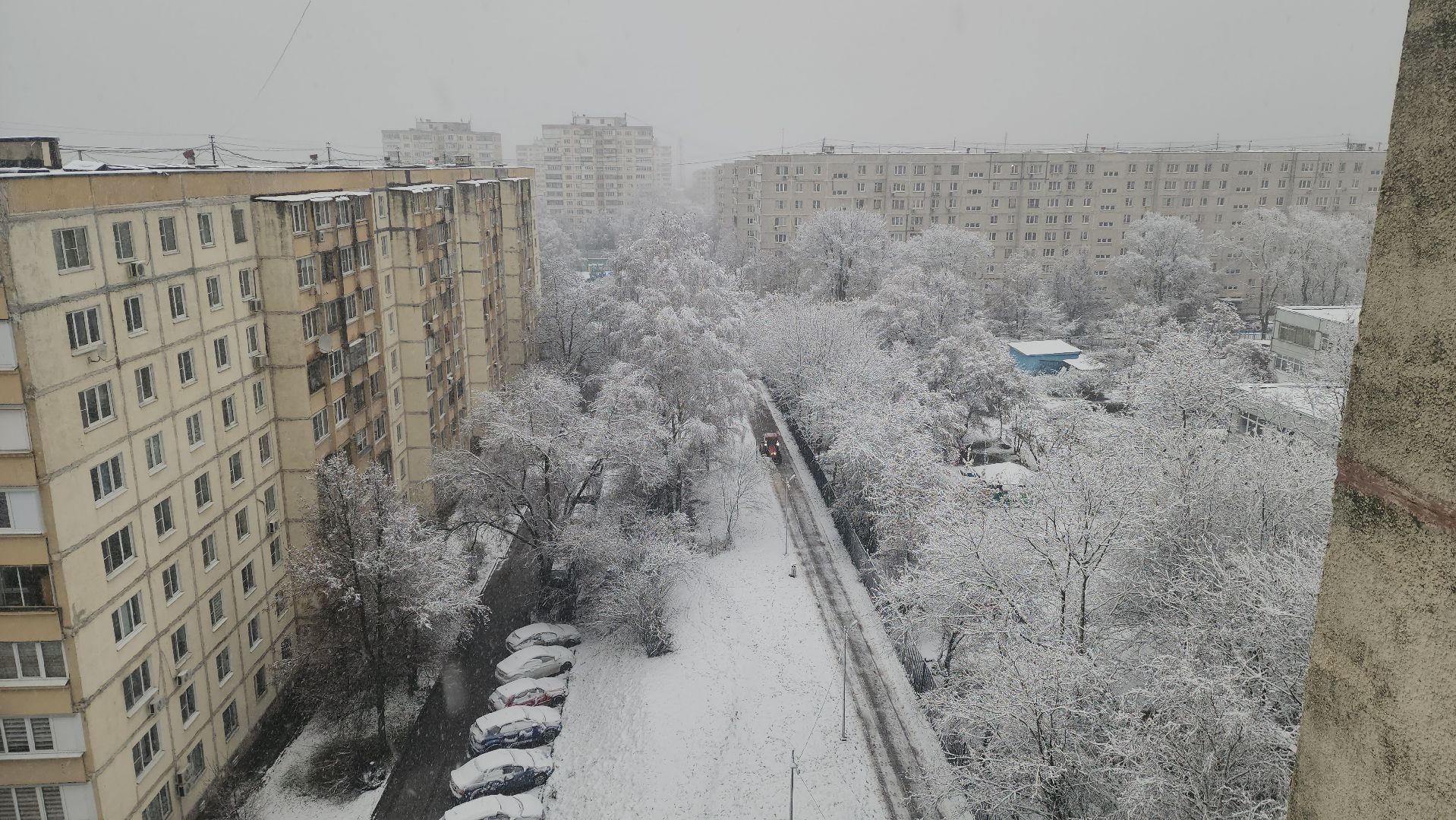 первый снег, уборка снега, красногорск,