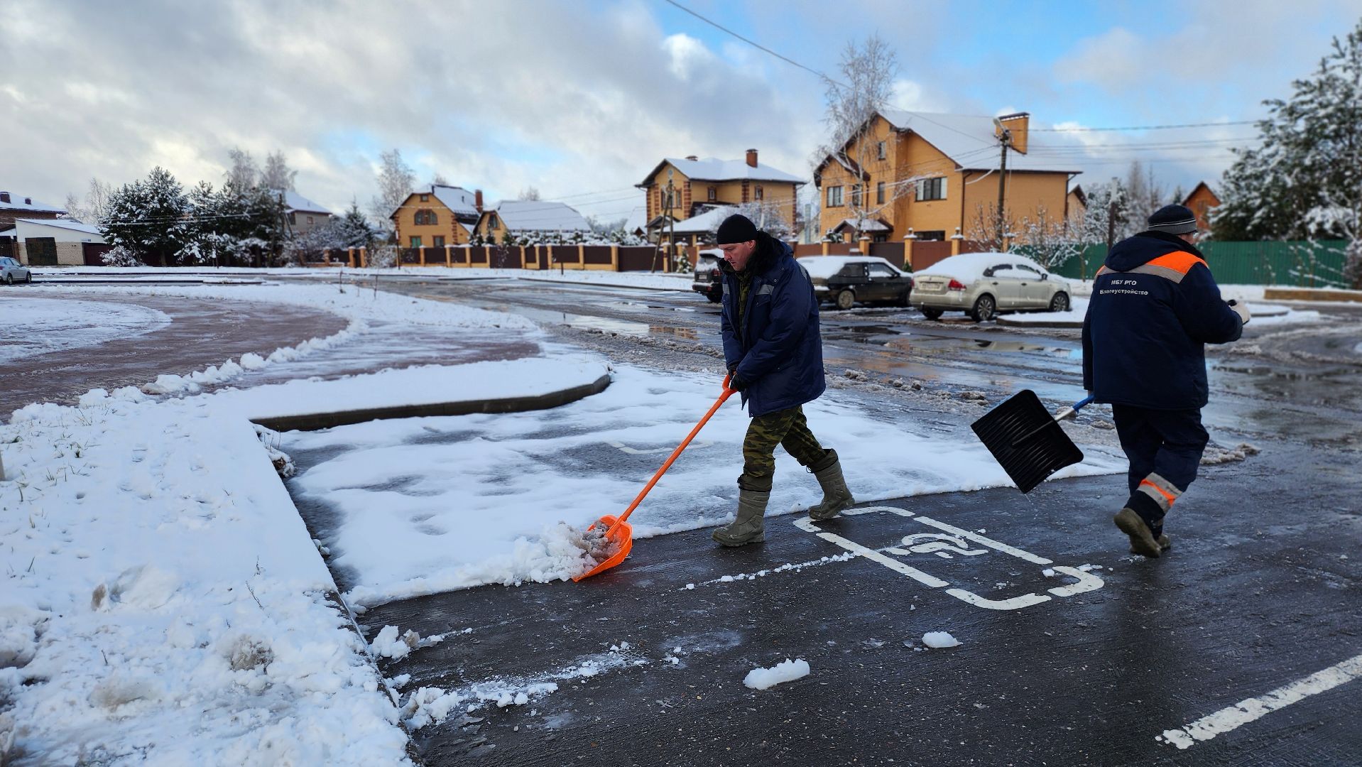 Руза, благоустройство, Первый снег, Уборка снега,