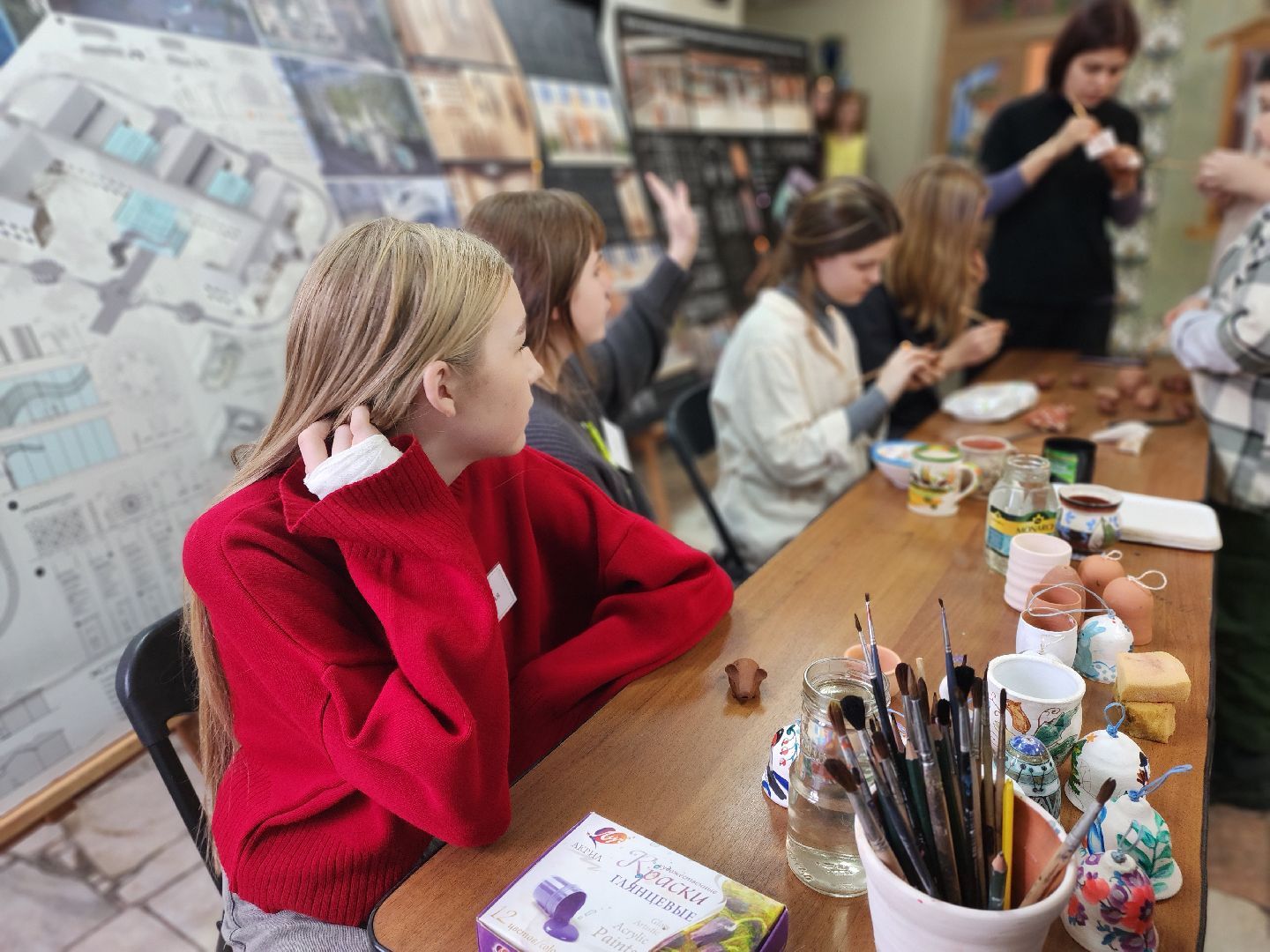 сергиев посад, сергиево-посадский городской округ, хотьково, абрамцево, абрамцевский колледж, ахпк, абрамцево-кудринская резьба, живопись, художественно-промышленный колледж, университет строганова, резьба по дереву, резьба по кости,