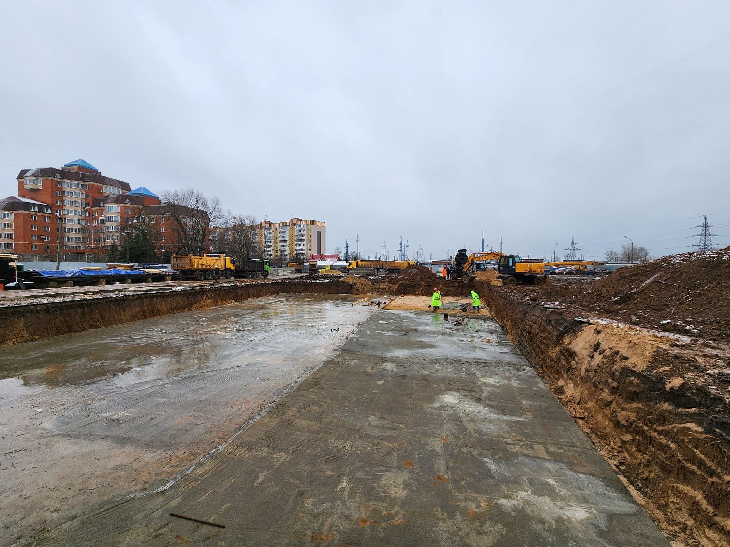 чехов, улица чехова 8а, гимназия 2, пристройка, строительство, реконструкция, котлован, земляные работы, стройгородок, фундамент, опалубка, госпрограмма московской области,губернатор подмосковья,подъездные пути, основа для фундамента, инженерные сети,