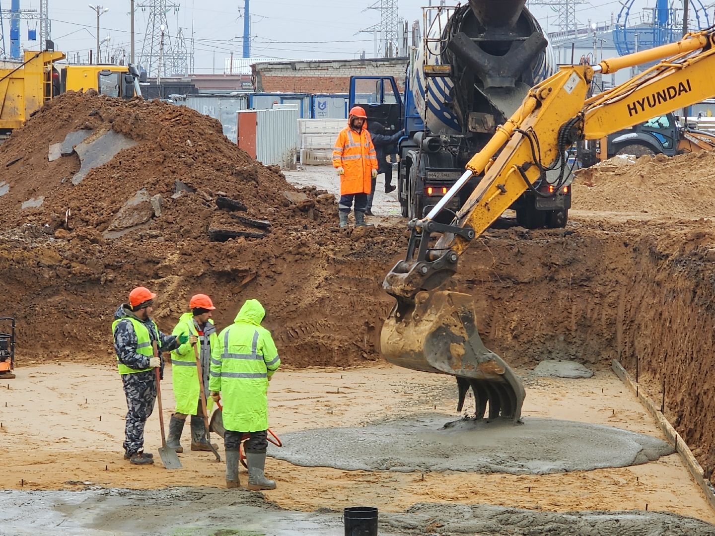 чехов, улица чехова 8а, гимназия 2, пристройка, строительство, реконструкция, котлован, земляные работы, стройгородок, фундамент, опалубка, госпрограмма московской области,губернатор подмосковья,подъездные пути, основа для фундамента, инженерные сети,