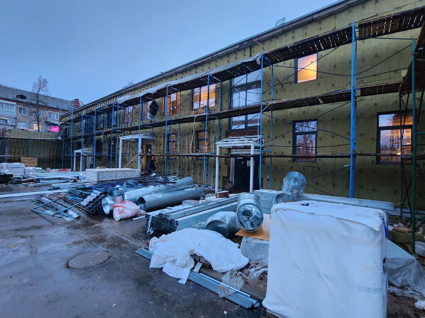 чехов, улица ильича 34а, детский сад, дошкольное отделение, лицей 4, капитальный ремонт, капремонт здания, фасадные работы, утепление наружных стен, облицовка, гидроизоляция, замена кровли, госпрограмма московской области, реконструкция,входная группа, пожарные лестницы, наружные работы,обновление,