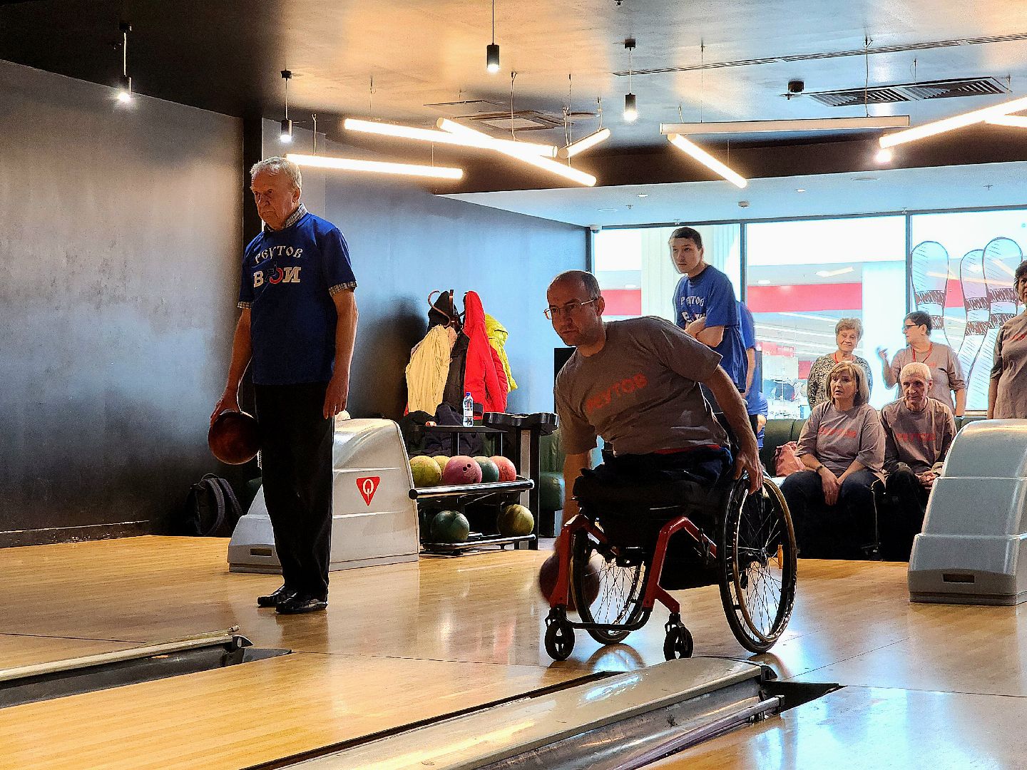 боулинг, соревнования инвалидов, овз, ваи, чемпионат,