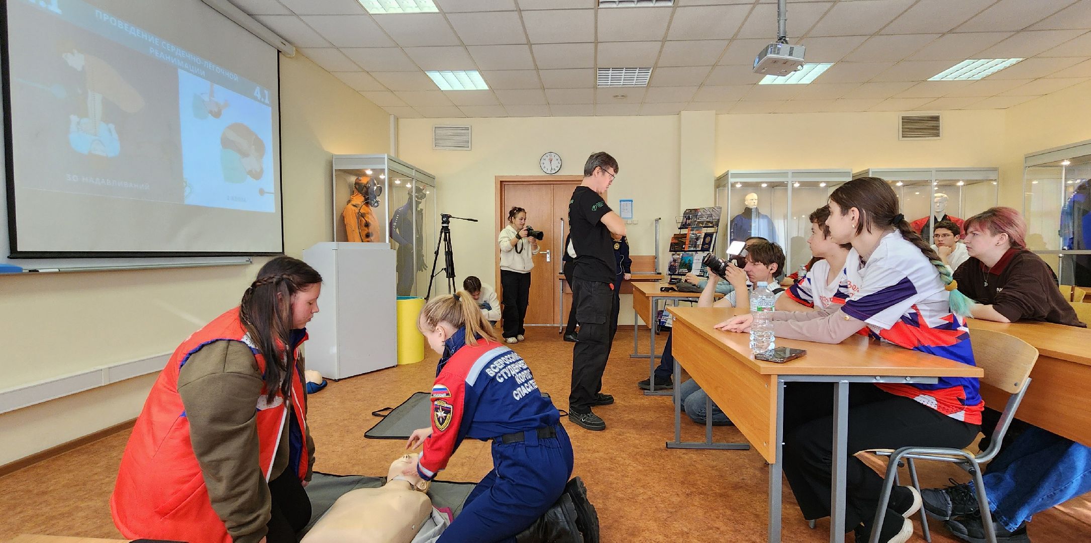 Химки, волонтеры, МЧС, спасатели,