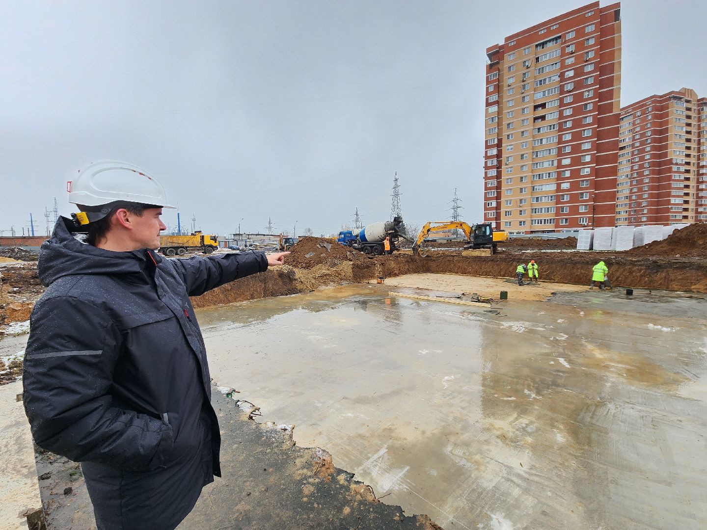 чехов, улица чехова 8а, гимназия 2, пристройка, новый корпус, строительство, реконструкция, прокладка инженерных сетей, водопровод, сеть водоснабжения, вынос кабелей, система электроснабжения, канализация, теплотрасса, котлован, фундамент, земляные работы, госпрограмма московской области,