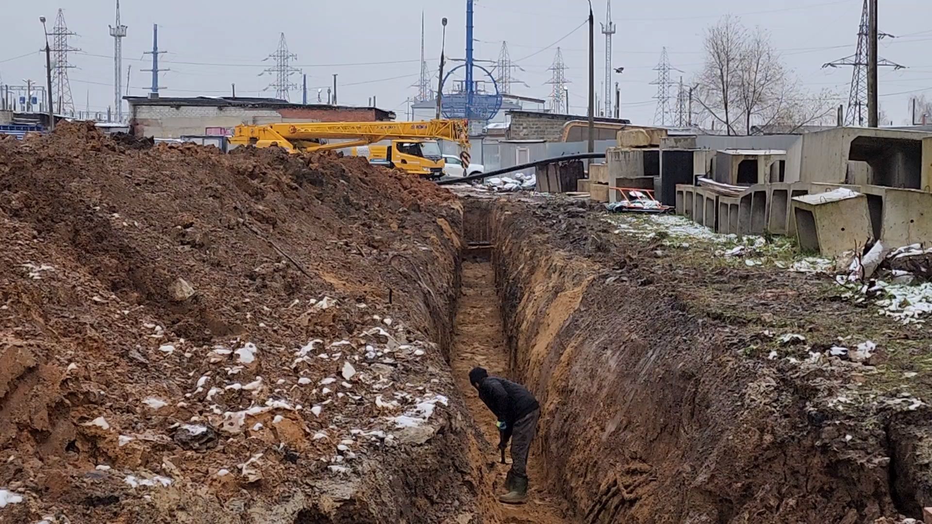 чехов, улица чехова 8а, гимназия 2, пристройка, новый корпус, строительство, реконструкция, прокладка инженерных сетей, водопровод, сеть водоснабжения, вынос кабелей, система электроснабжения, канализация, теплотрасса, котлован, фундамент, земляные работы, госпрограмма московской области,