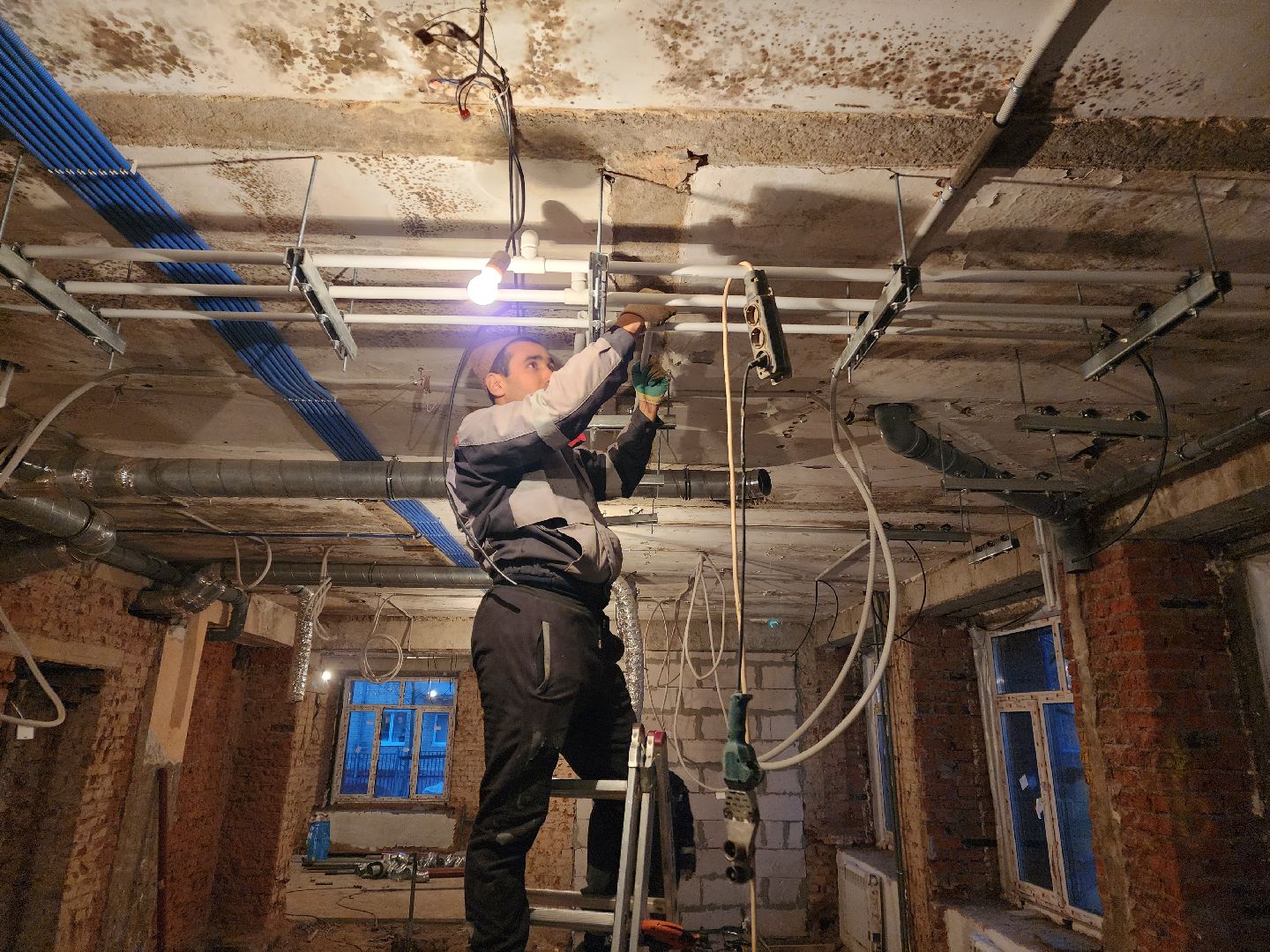 чехов, улица ильича 34а, дошкольное отделение, лицей 4, детский сад, капитальный ремонт, реконструкция, капремонт здания, внутренняя отделка помещений, черновая отделка, чистовая отделка, облицовка панелями, прокладка инженерных сетей,  внутренние коммуникации, водоснабжение, канализация, отопление, слаботочные системы, вентиляция, замена кровли, фасадные работы, госпрограмма московской области,