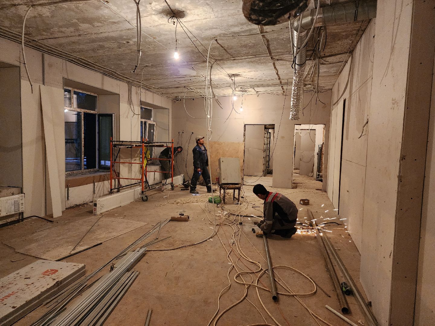 чехов, улица ильича 34а, дошкольное отделение, лицей 4, детский сад, капитальный ремонт, реконструкция, капремонт здания, внутренняя отделка помещений, черновая отделка, чистовая отделка, облицовка панелями, прокладка инженерных сетей,  внутренние коммуникации, водоснабжение, канализация, отопление, слаботочные системы, вентиляция, замена кровли, фасадные работы, госпрограмма московской области,