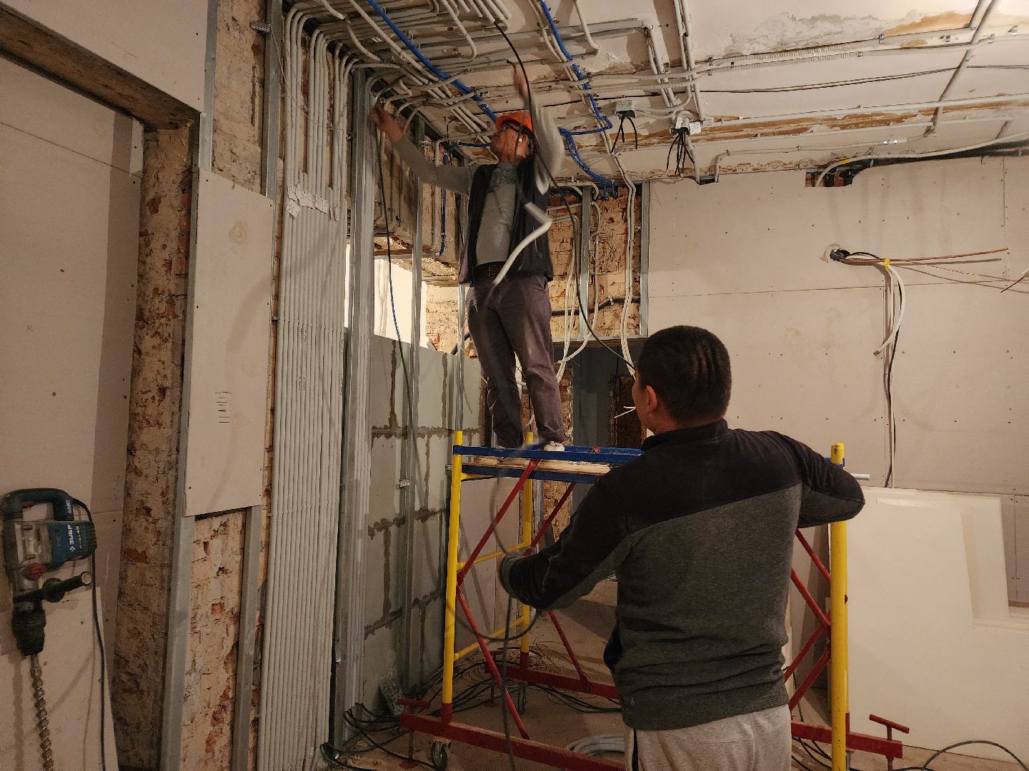 чехов, улица ильича 34а, дошкольное отделение, лицей 4, детский сад, капитальный ремонт, реконструкция, капремонт здания, внутренняя отделка помещений, черновая отделка, чистовая отделка, облицовка панелями, прокладка инженерных сетей,  внутренние коммуникации, водоснабжение, канализация, отопление, слаботочные системы, вентиляция, замена кровли, фасадные работы, госпрограмма московской области,