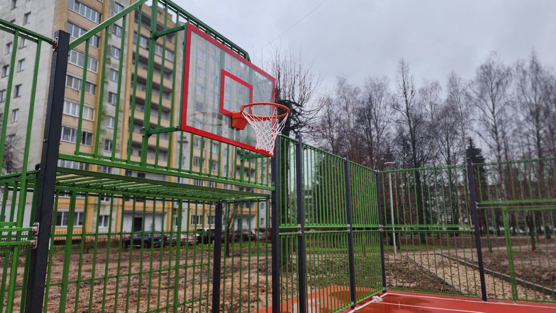 клин, благоустройство, молодежный сквер, парковые качели,