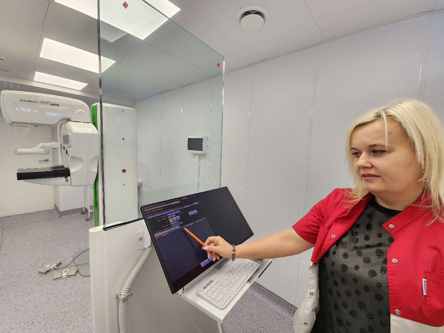 чехов, чеховская больница, поликлиника на улице гагарина 37а, кабинет маммографии, отрыта запись, емиас, запись на прием, новый маммограф, цифровой аппарат, обследования, диагностика, молочные железы,нацпроект здравоохранение, госпрограмма московской области, замена оборудования,