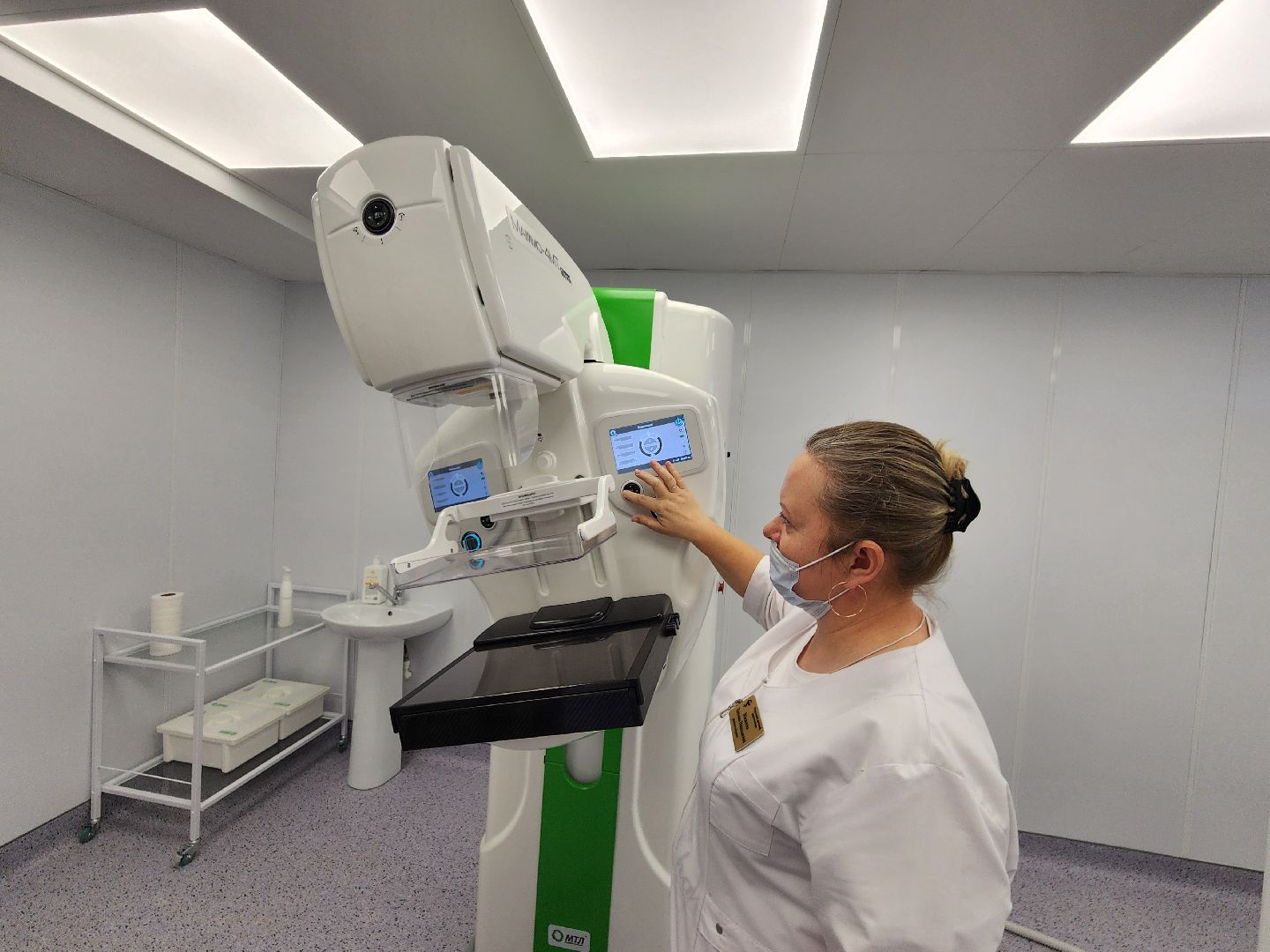 чехов, чеховская больница, поликлиника на улице гагарина 37а, кабинет маммографии, отрыта запись, емиас, запись на прием, новый маммограф, цифровой аппарат, обследования, диагностика, молочные железы,нацпроект здравоохранение, госпрограмма московской области, замена оборудования,