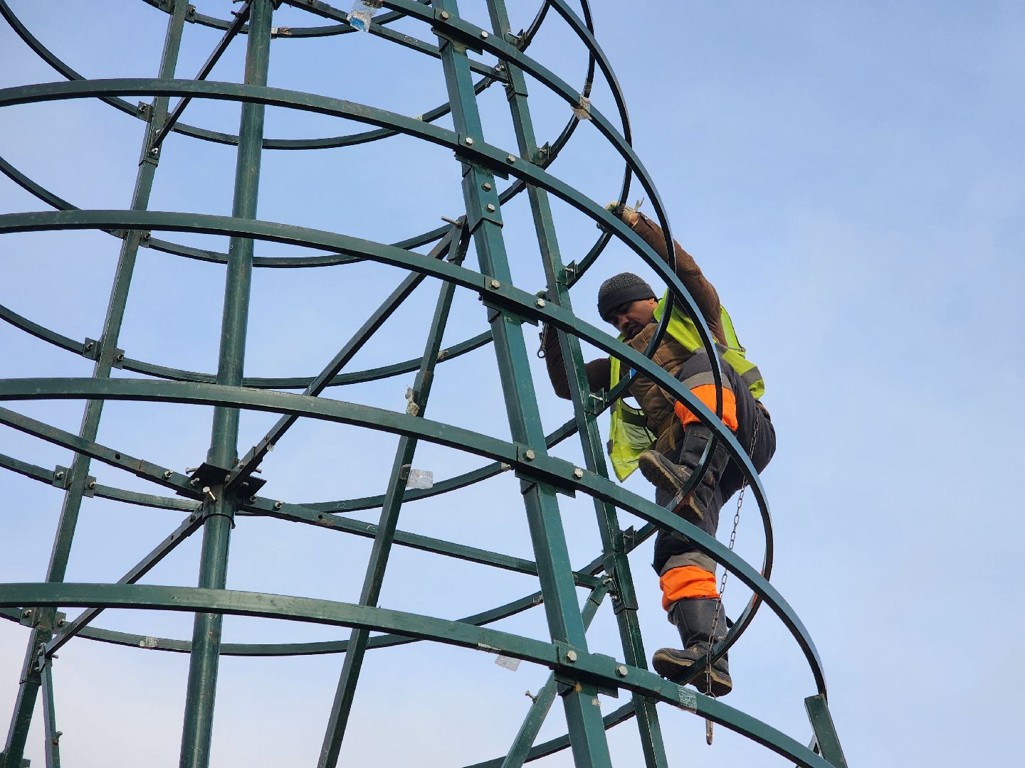 Подольск , новогодняя ель, установка елки,