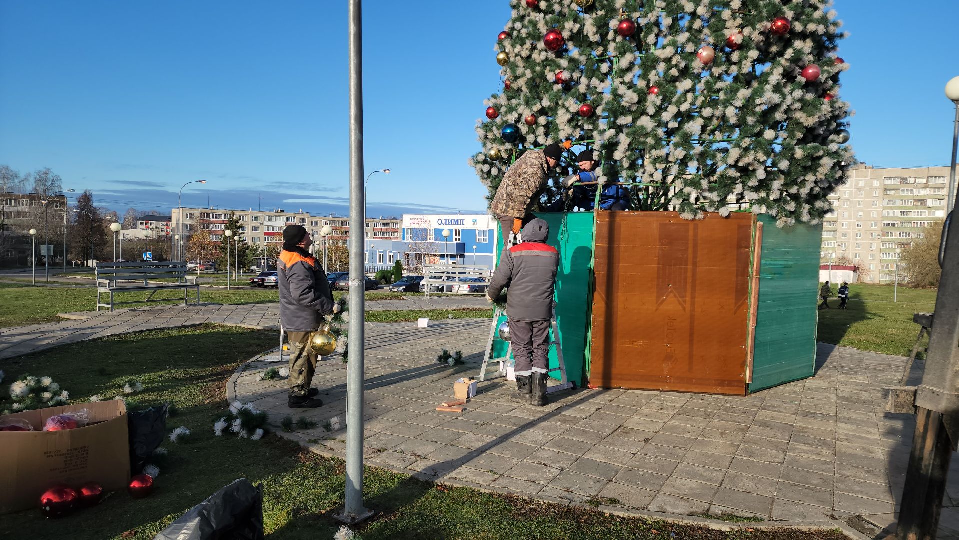кашира, благоустройство, новогодняя елка, символ нового года, новый год, украшение города к новому году,