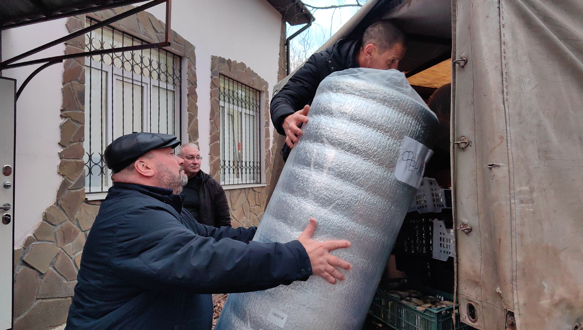 сво, гуманирная помощь, свечи, бойцы,