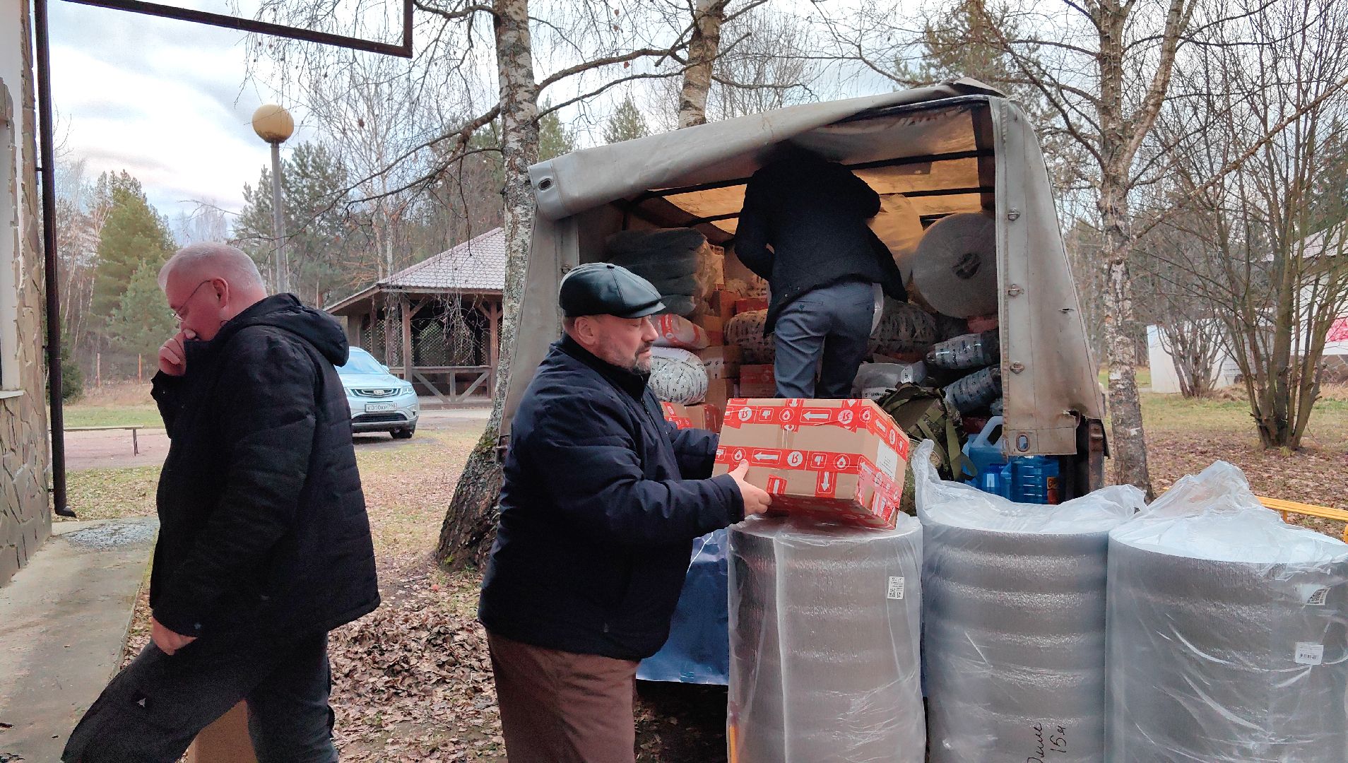 сво, гуманирная помощь, свечи, бойцы,