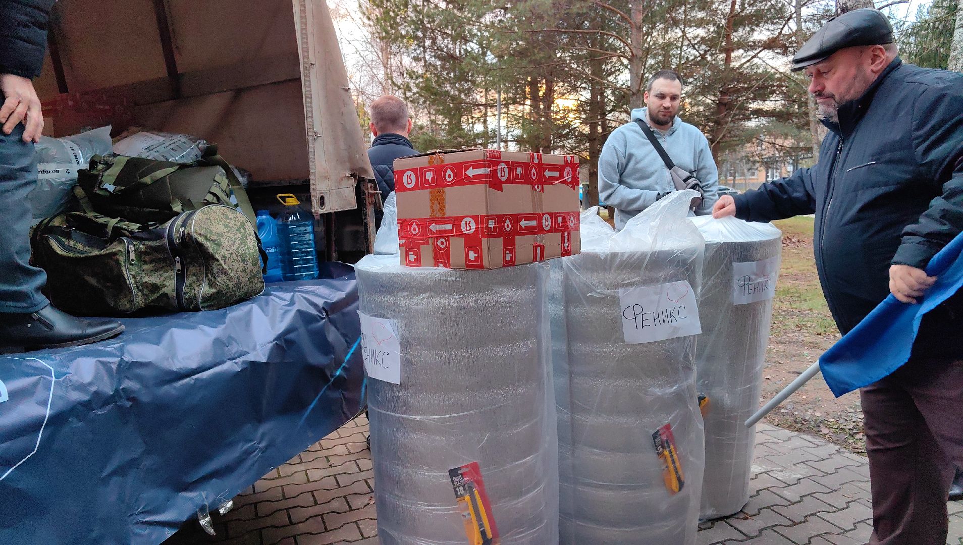 сво, гуманирная помощь, свечи, бойцы,