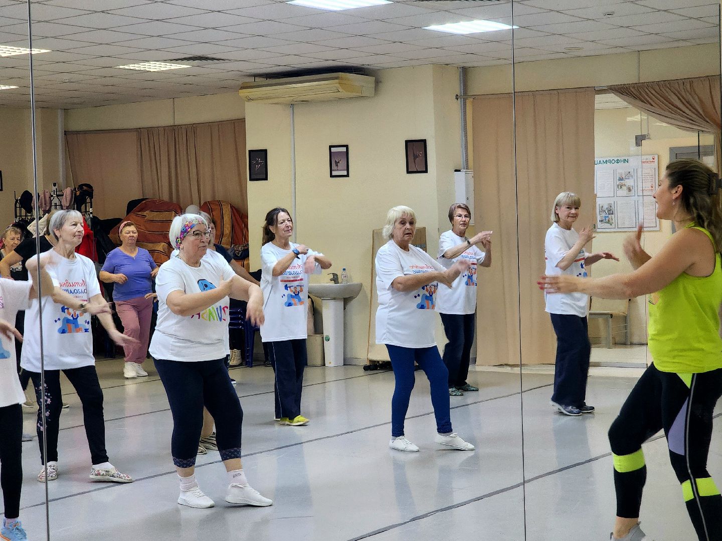 зумба, пенсионеры, активное долголетие, спорт в реутове,