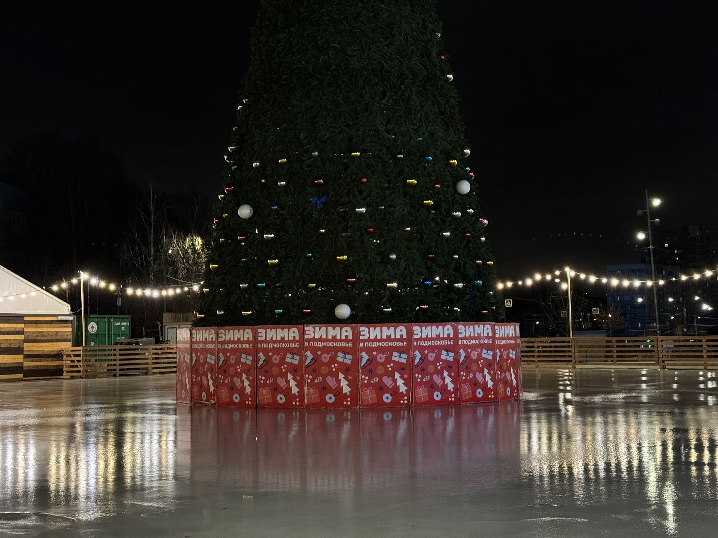 новогодняя елка, ленинский округ, украсили город, зима в подмосковье,