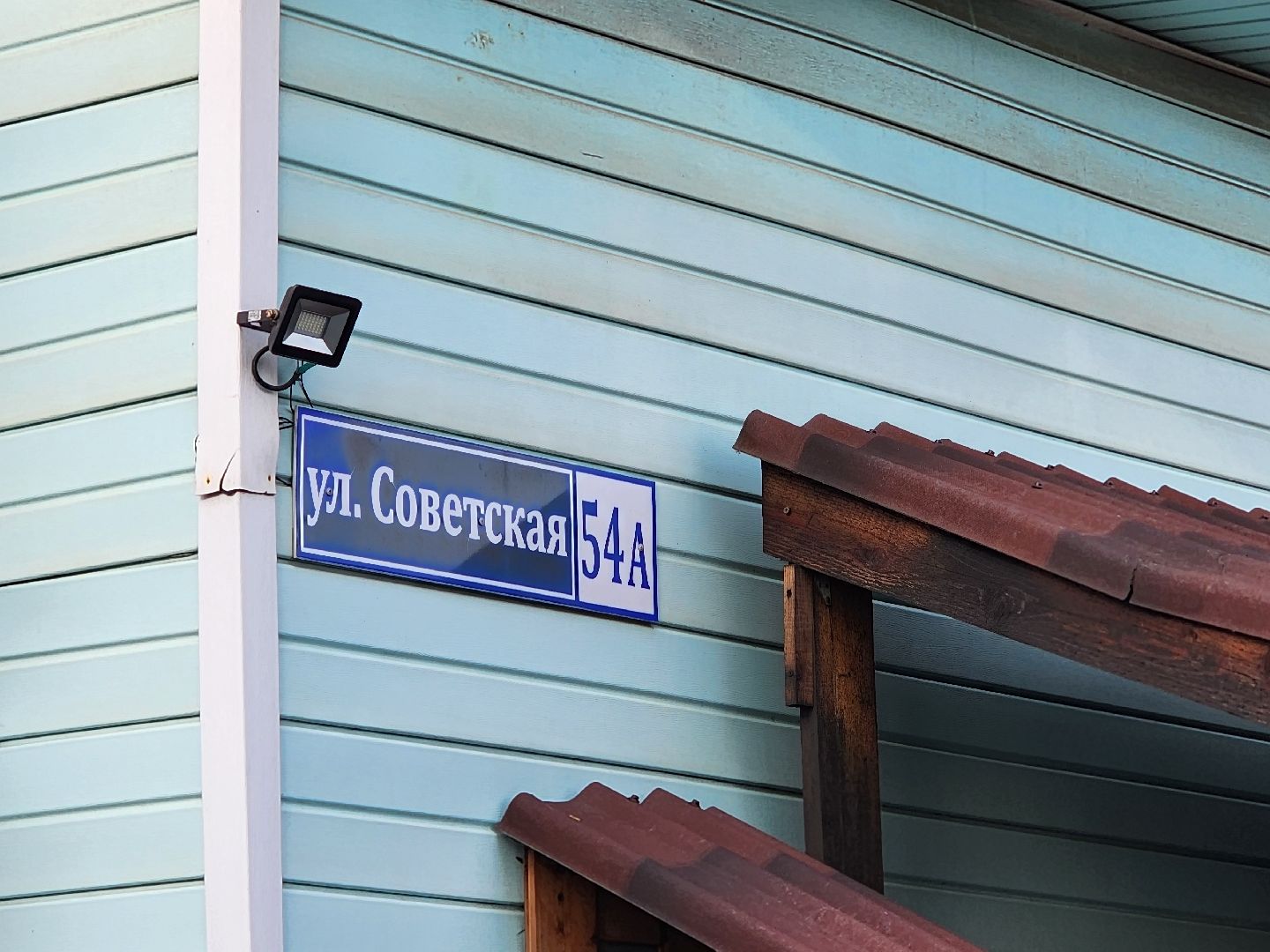 чехов, улица советская, автобусные остановки, павильоны, замена, обновление, мосавтодор, лавочки, урны, расписание автобусов, дорожные знаки и указатели, пешеходный переход,