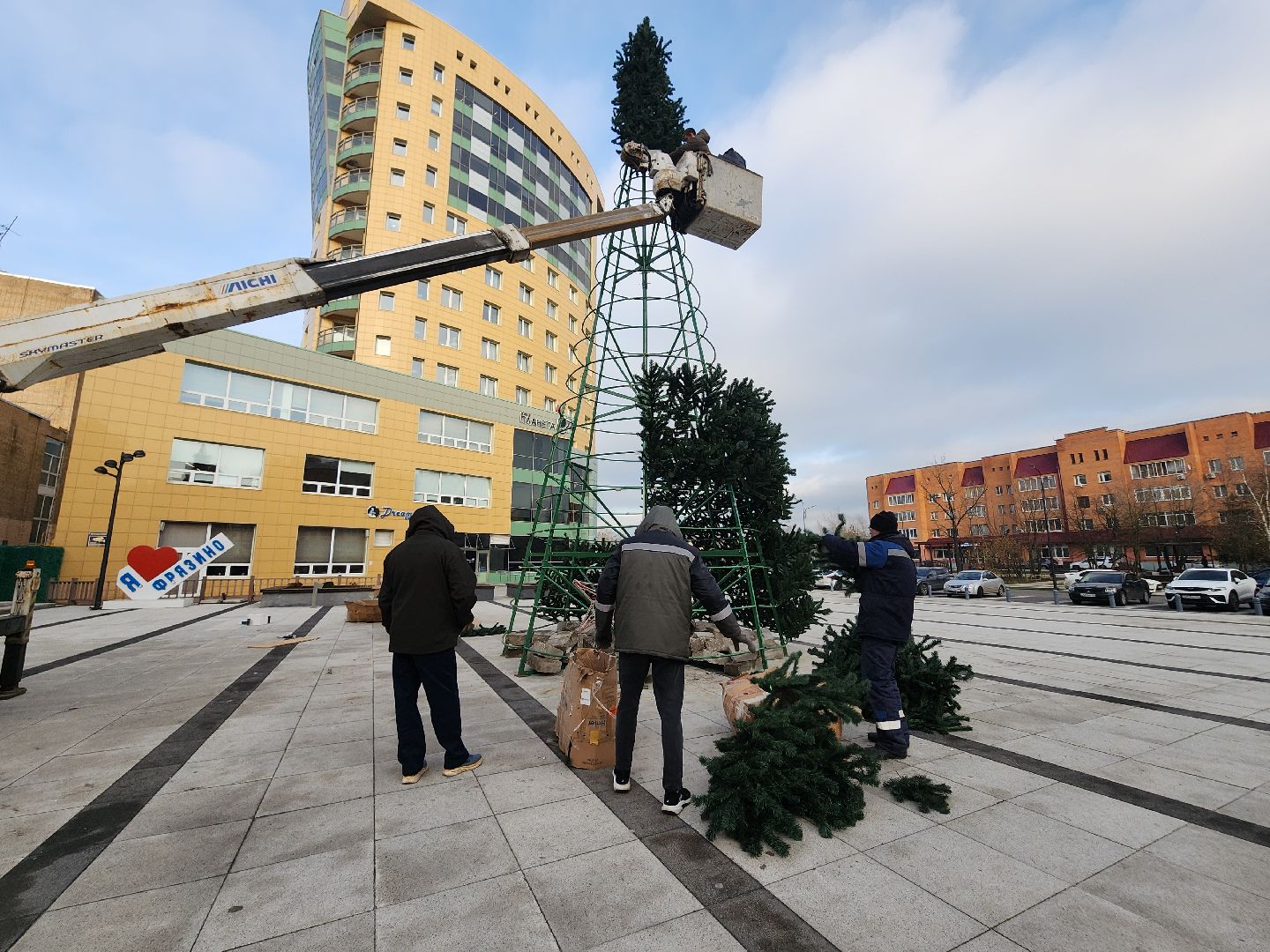 фрязино, установка елки, зима в подмосковье, монтаж елки, ёлка,