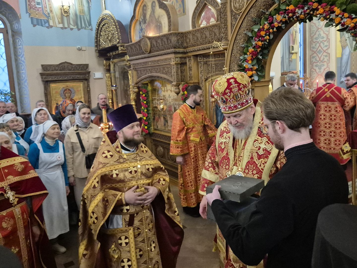 роспись храма, храм новомученников орехово-зуевских, орехово-зуево, освящение росписи храма,