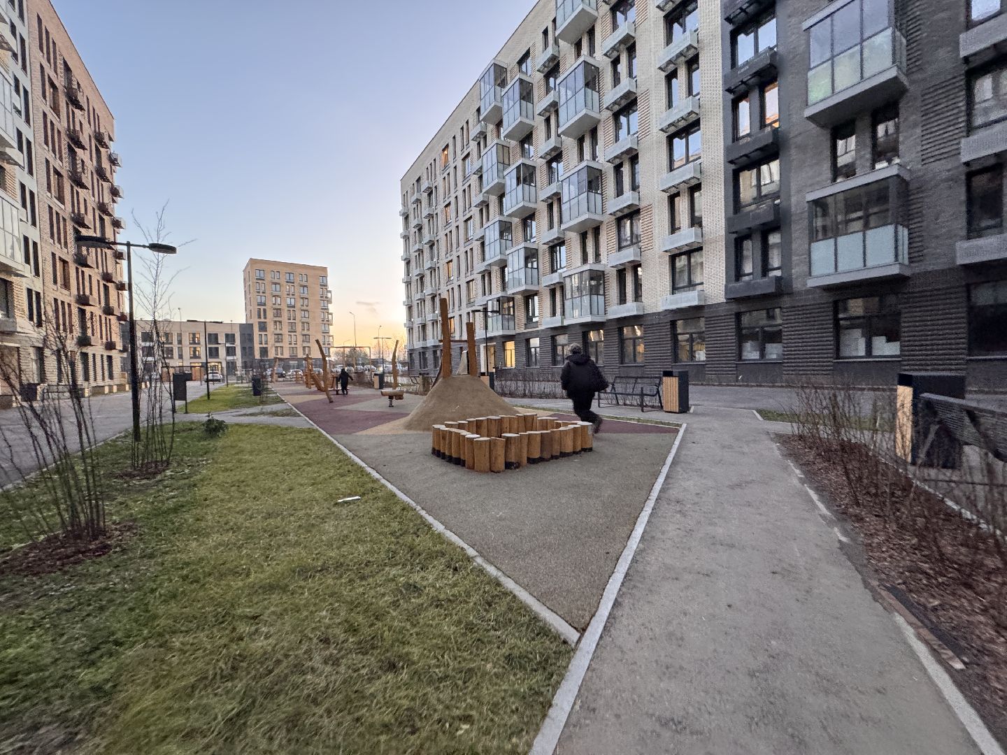 программа переселения из аварийного жилья, группа компаний самолет, Новоселы,