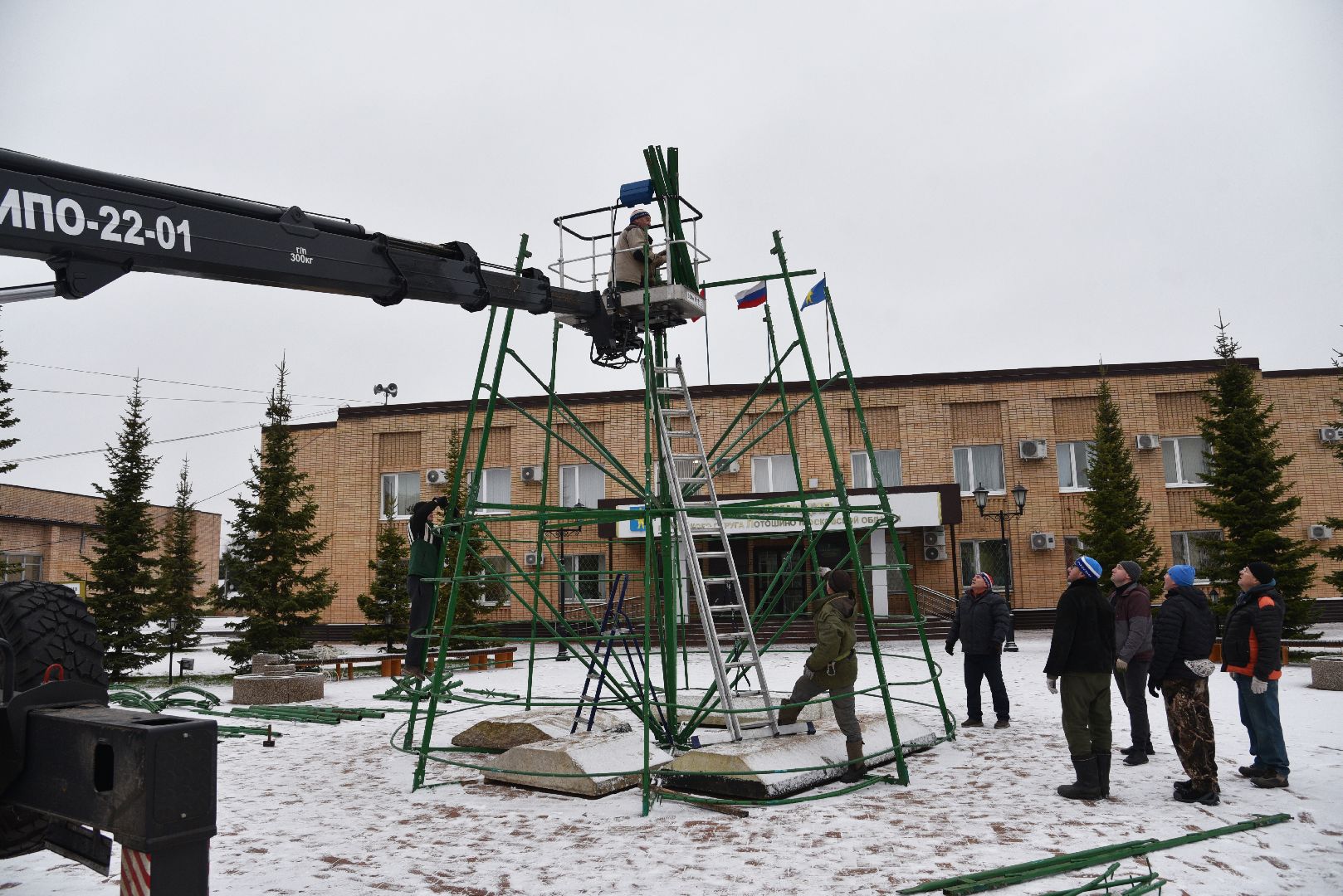 лотошино, благоустройство, новый год, новогодняя елка,