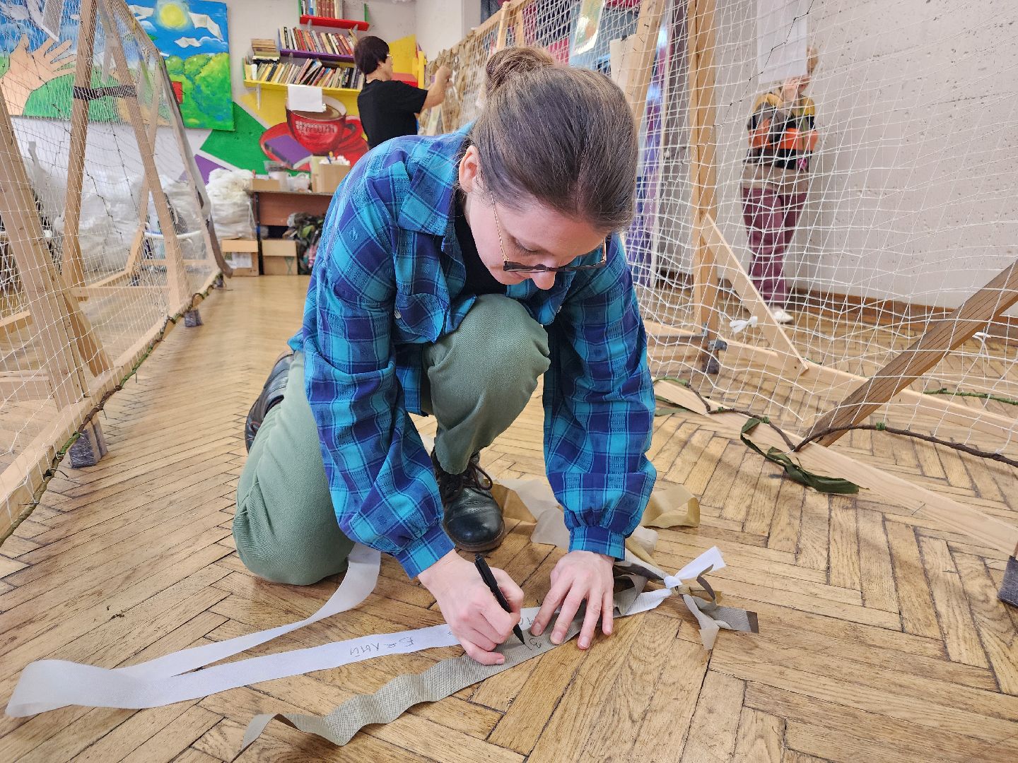 фрязино, плетение сетей, маскировочные сети, волонтеры, добровольцы, помощь фронту,