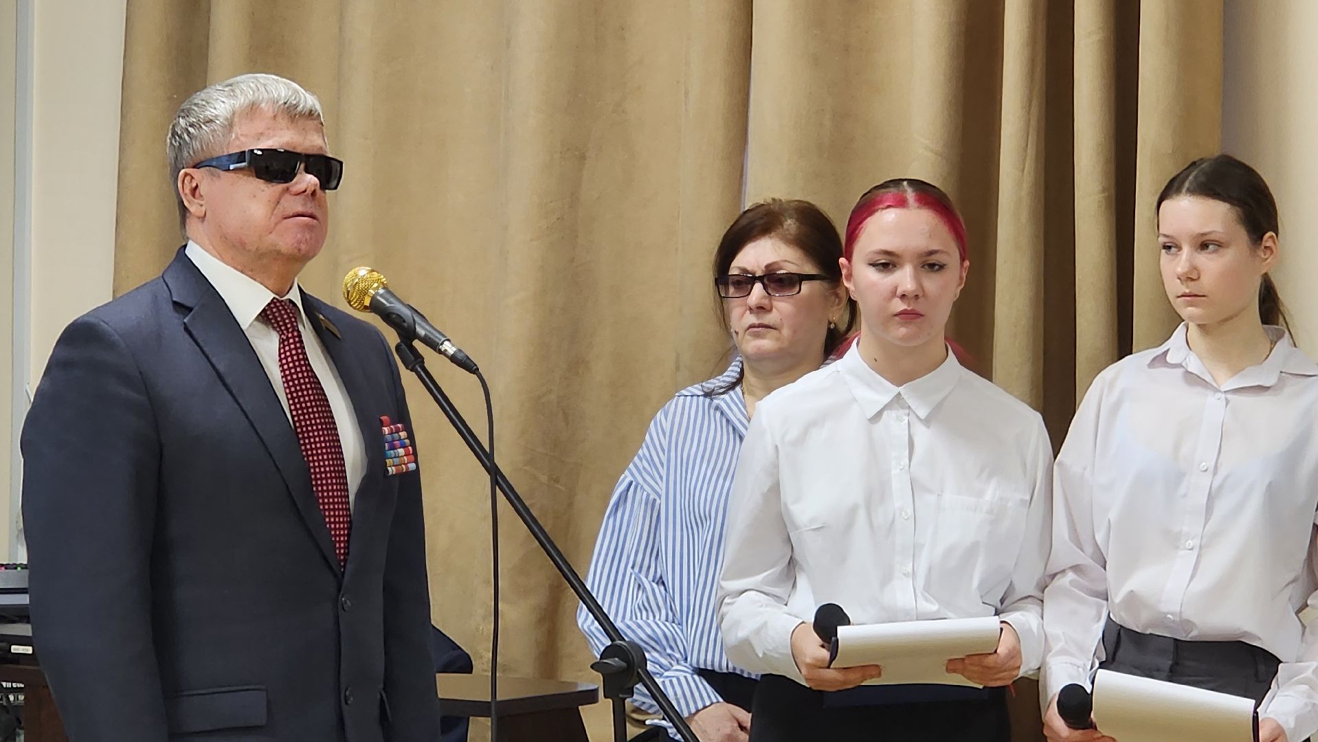 истра, парта героя, школа,