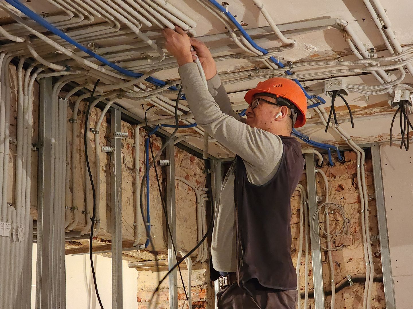 чехов, улица ильича 34а, детский сад, дошкольное отделение, лицей 4, капитальный  ремонт, капремонт здания, благоустройство территории , детские площадки, игровые элементы, пешеходные дорожки, освещение, лавочки и урны, детские павильоны, горки качели песочницы, фасадные работы , внутренняя отделка помещений ,госпрограмма московской области,