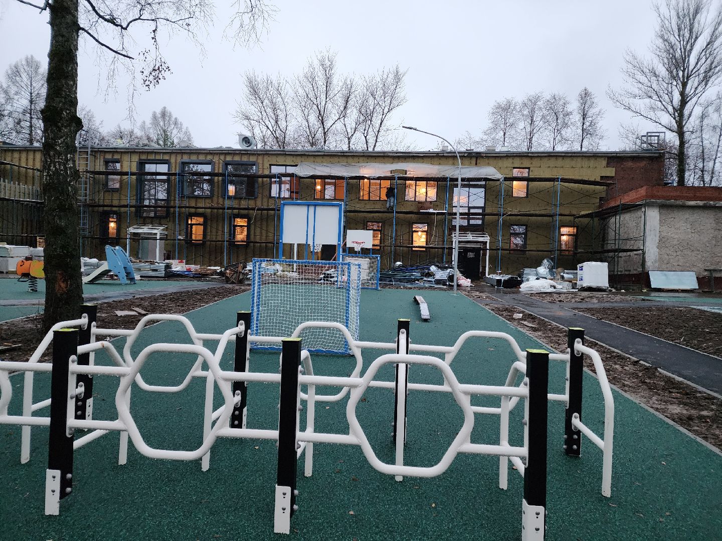 чехов, улица ильича 34а, детский сад, дошкольное отделение, лицей 4, капитальный  ремонт, капремонт здания, благоустройство территории , детские площадки, игровые элементы, пешеходные дорожки, освещение, лавочки и урны, детские павильоны, горки качели песочницы, фасадные работы , внутренняя отделка помещений ,госпрограмма московской области,